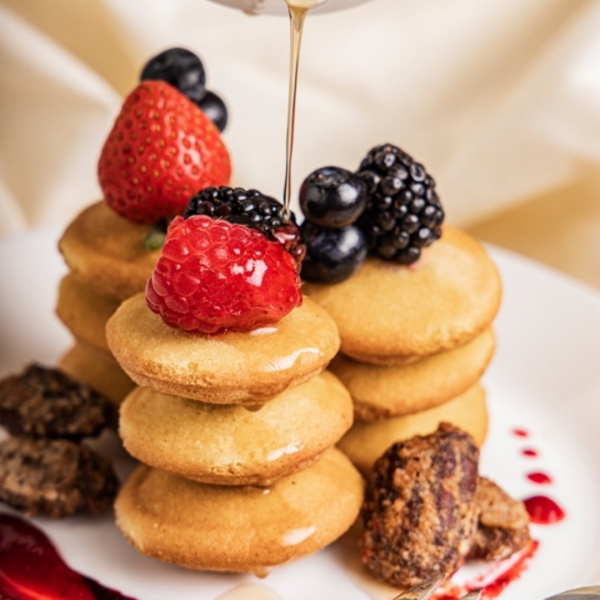 Keto Mini Maple Dutch Pancakes with Berries HOLA Dubai Keto Desserts