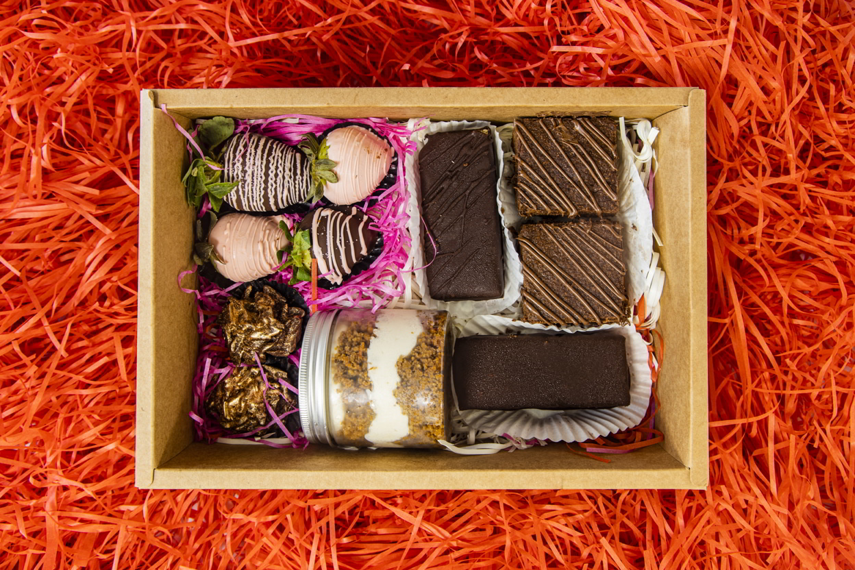 Love Box 4 for Valentines Day hola Keto Desserts Dubai Abu Dhabi Sharjah Al Ain Fujairah Ajman UAE
