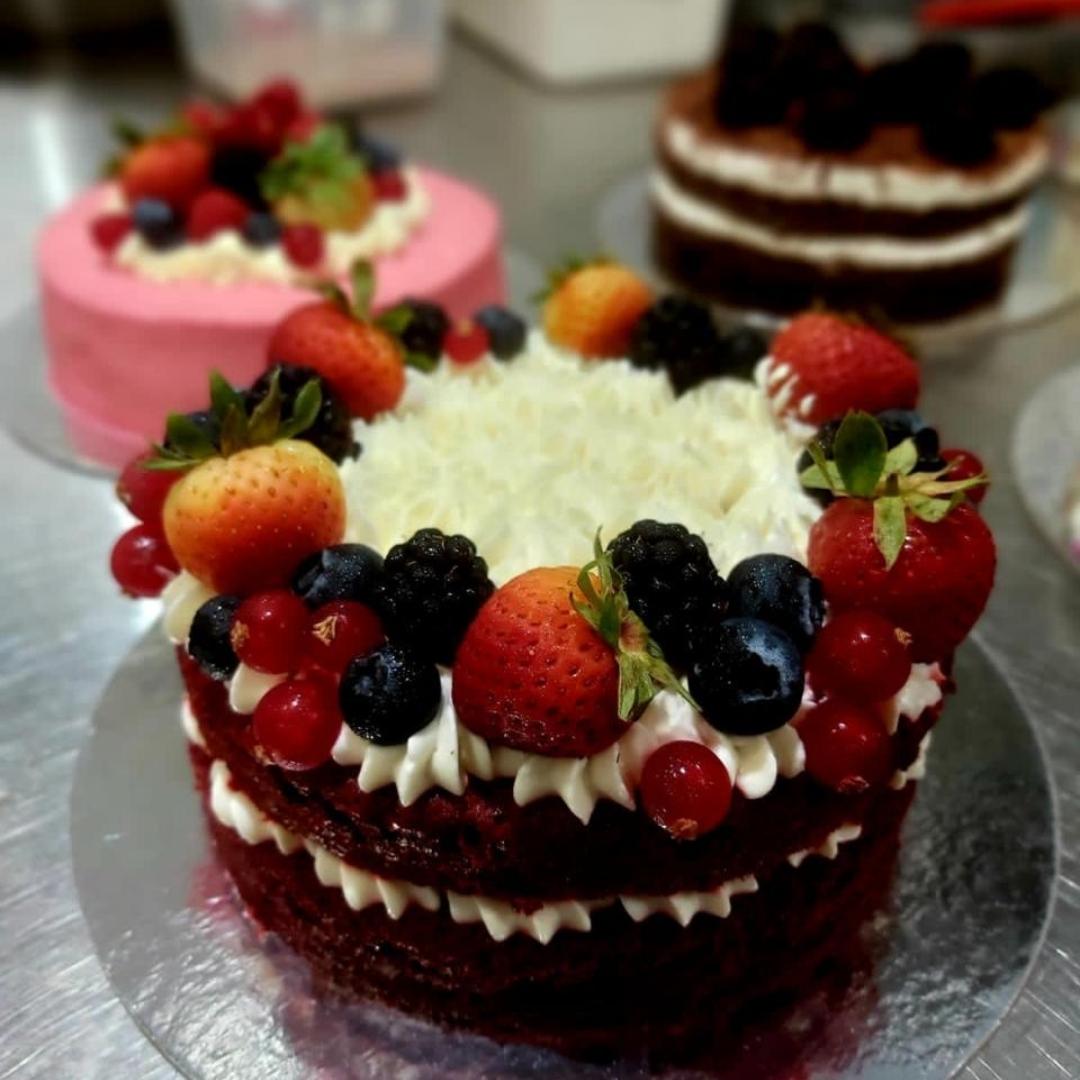 Healthy-Custom-Cake-for-Birthday-Anniversary-Party-in-Dubai-Abu-Dhabi-Sharjah-Fujairah-Ajman-Al-Ain-by-hOLa-UAE-24