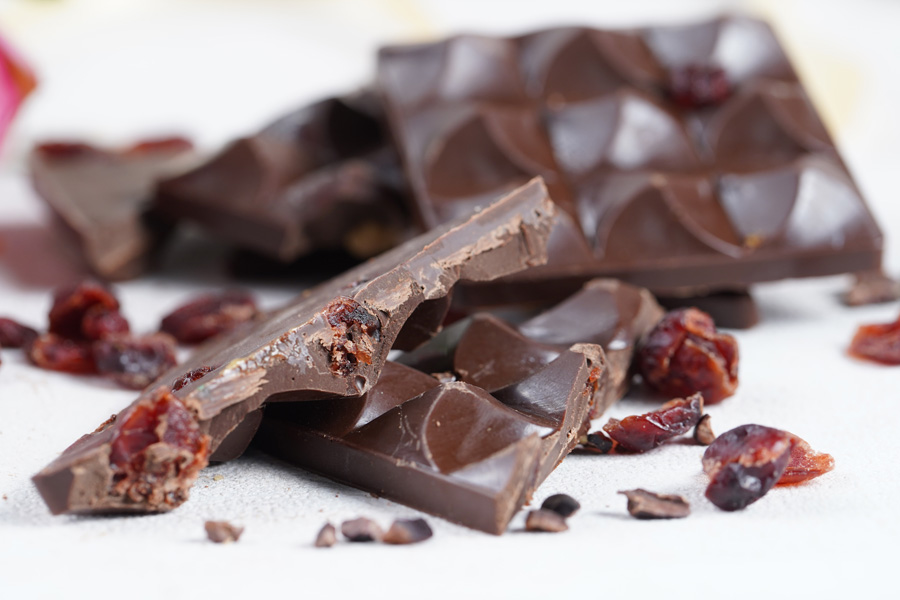 Cranberry Stuffed Chocolate Bar by hOLa Keto Desserts Dubai Abu Dhabi Sharjah Al Ain Fujairah Ajman UAE