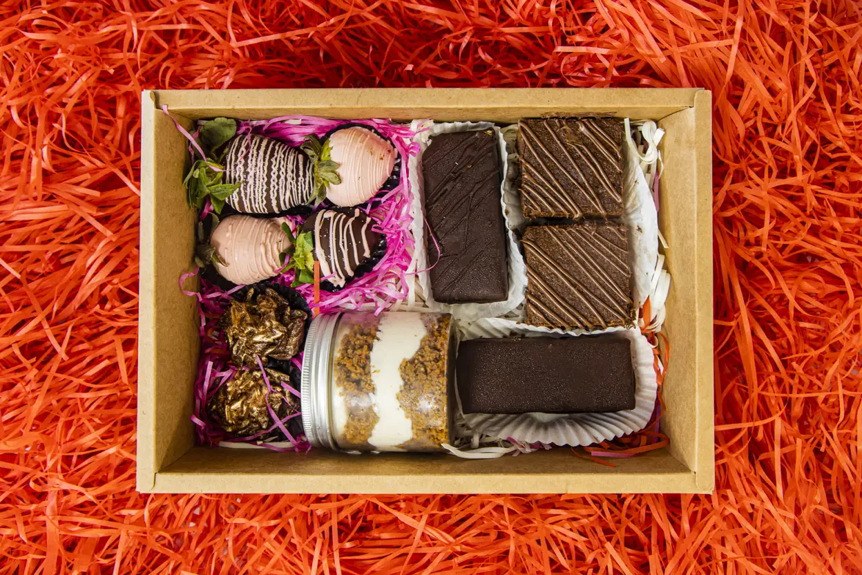 Love Box 4 for Valentines Day hola Keto Desserts Dubai Abu Dhabi Sharjah Al Ain Fujairah Ajman UAE